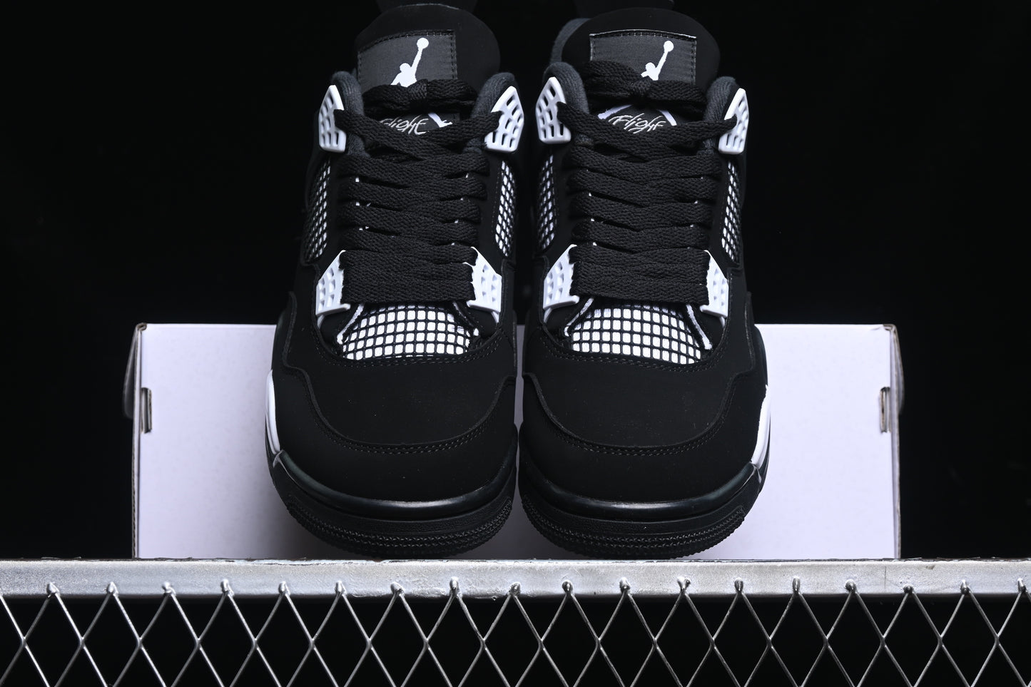 Jordan 4 “ white thunder”